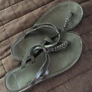 Abercrombie kids brown sandals